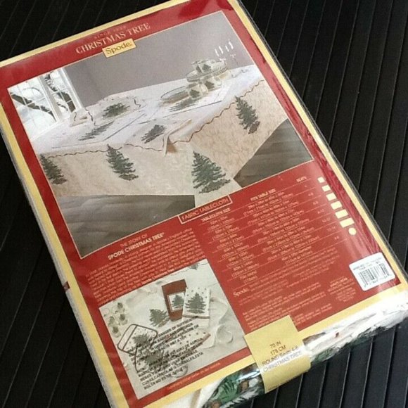 new 70-inch Round Spode Whimsical Christmas Tree Tablecloth IVORY w/ "Red Trim" - Picture 3 of 5